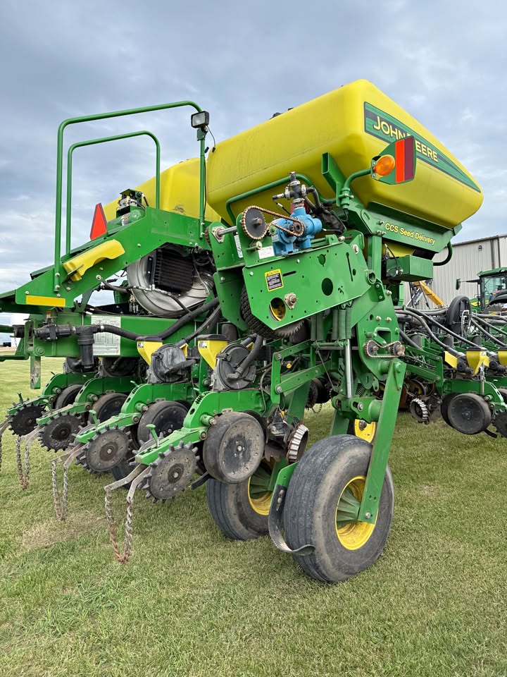 JD Planter 16R 30" 1770NT 2013