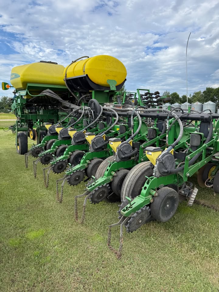 JD Planter 16R 30" 1770NT 2013