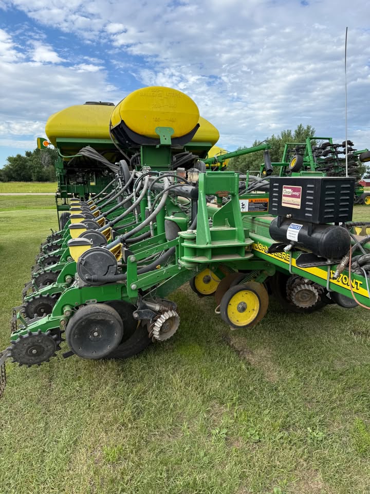 JD Planter 16R 30" 1770NT 2013