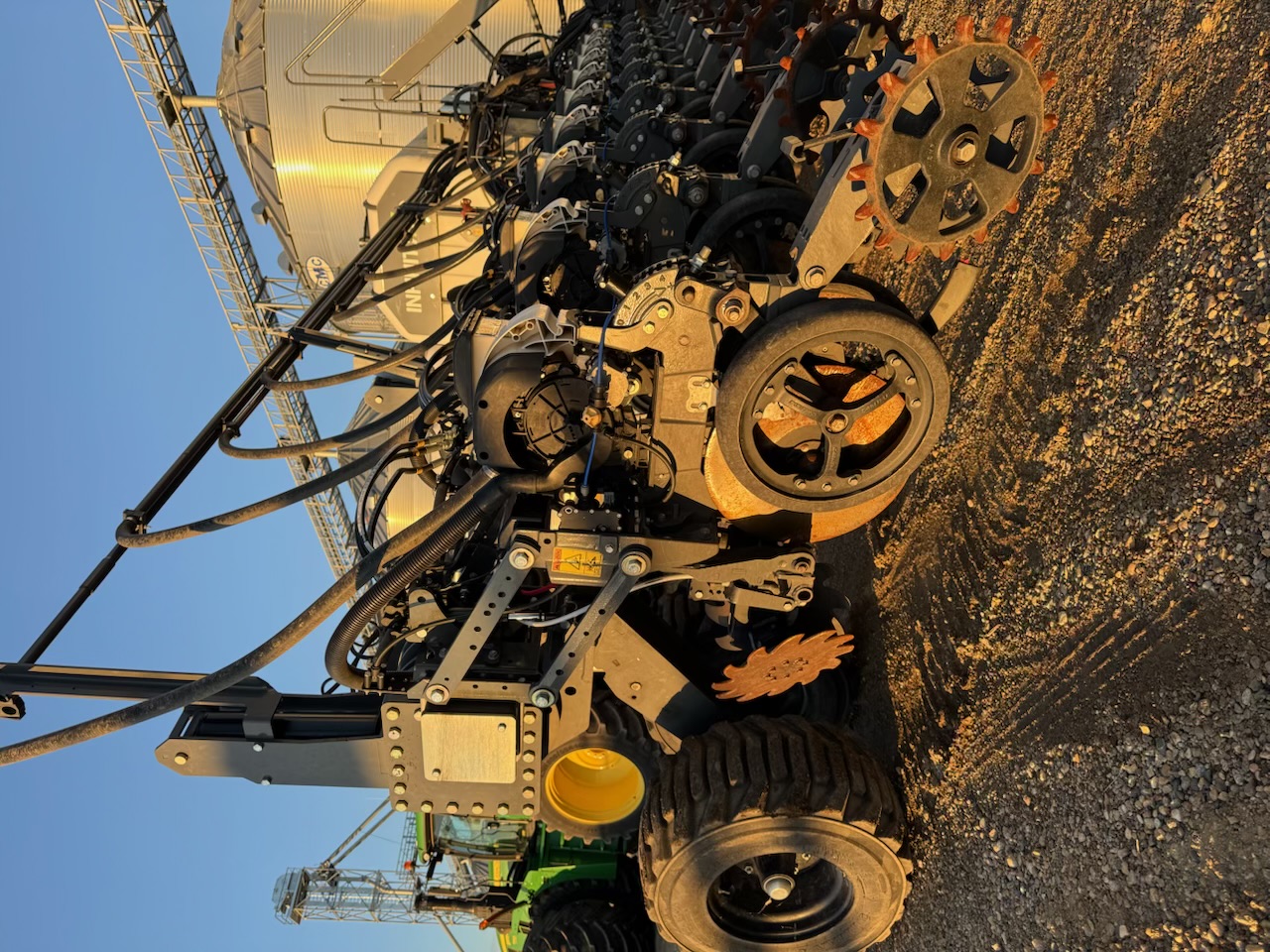 ​Infinity Ag 24R30&rdquo; 10K Planter