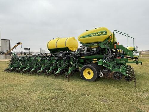 John Deere 09 DB60 24 Row 30"